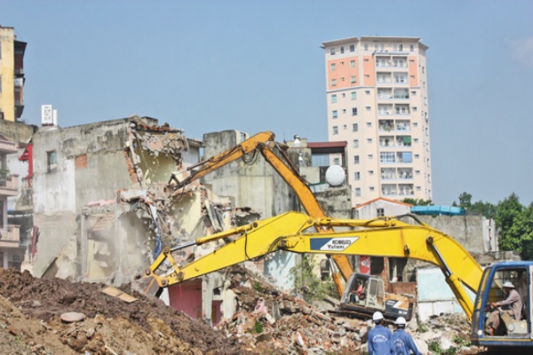 Bất động sản 24h: Gặp khó xử lý sai phạm trật tự xây dựng