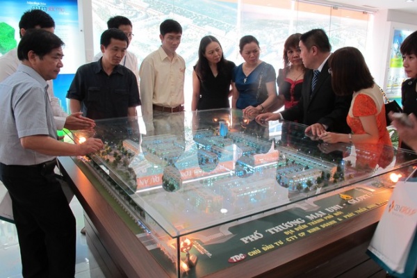 CenLand cùng sàn môi giới ''vượt khó''