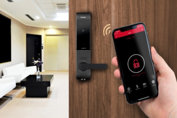 Khoá cửa tích hợp trên điện thoại thông minh