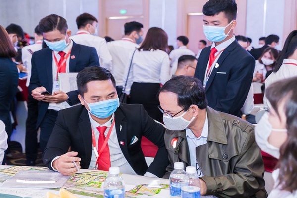 Giới đầu tư địa ốc đang tính toán điều gì?