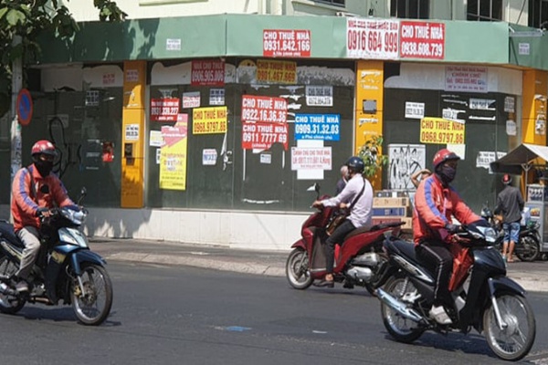 Giá thuê mặt bằng kinh doanh tiếp tục giảm sâu