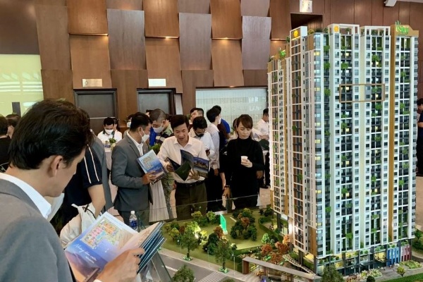 Giá nhà neo cao, thanh khoản vẫn tốt nhờ lực đẩy từ nhà đầu tư