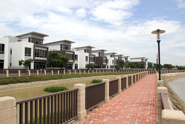 Riviera Cove