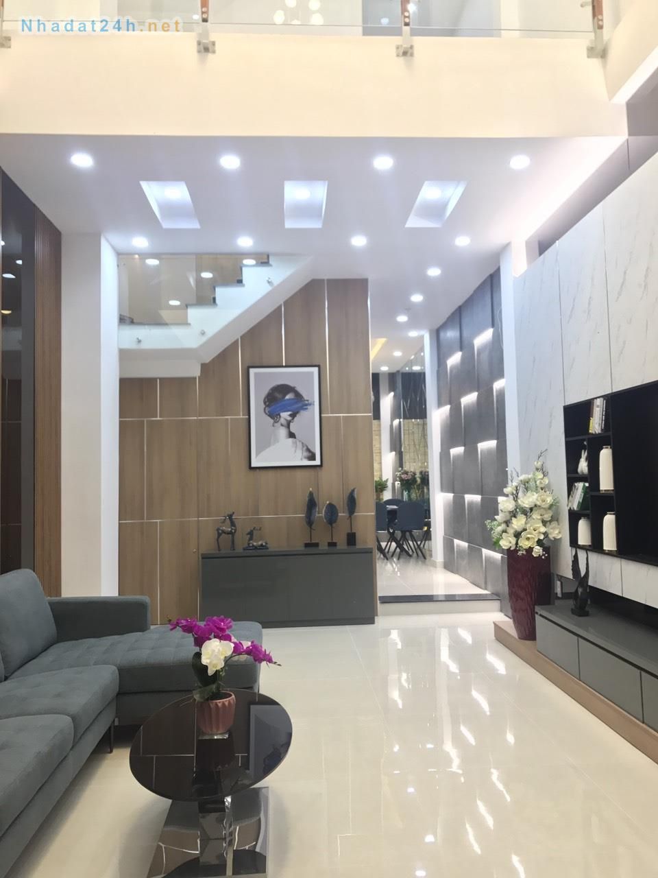 BÁN NHÀ 5 LẦU -