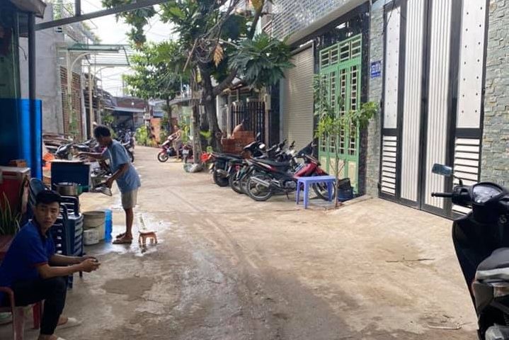 Bán nhà 4x7 môt lầu hai wc tth21 Q12 mặt tiền hẻm 12m kd buôn bán nho le được