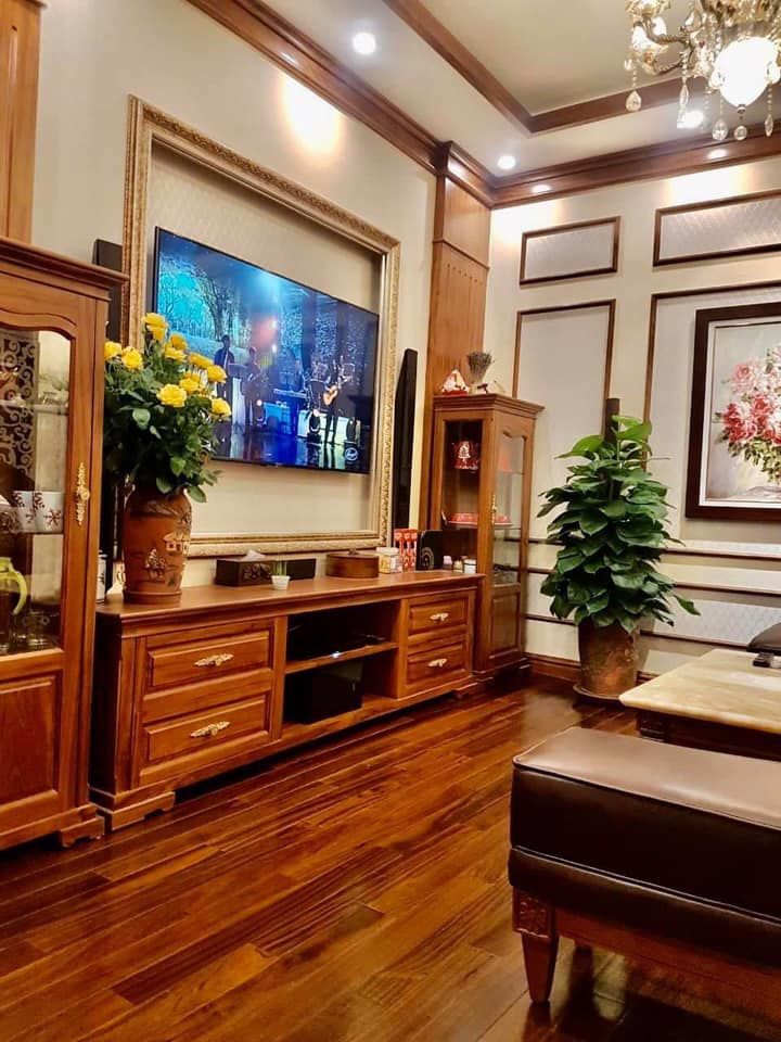 Bán nhà phố Lạc Long Quân quận Tây Hồ, khu vực vip an sỉnh đỉnh cao, nhà nằm trong ngõ rộng