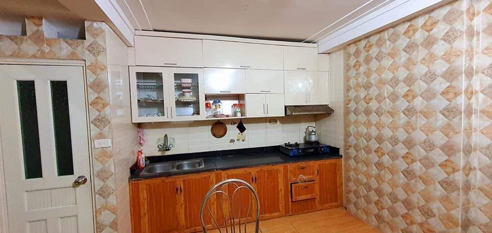 Chủ cần bán gấp.Nhà lệch tầng. 36m2. 4 ngủ.Để lại nội thất.
