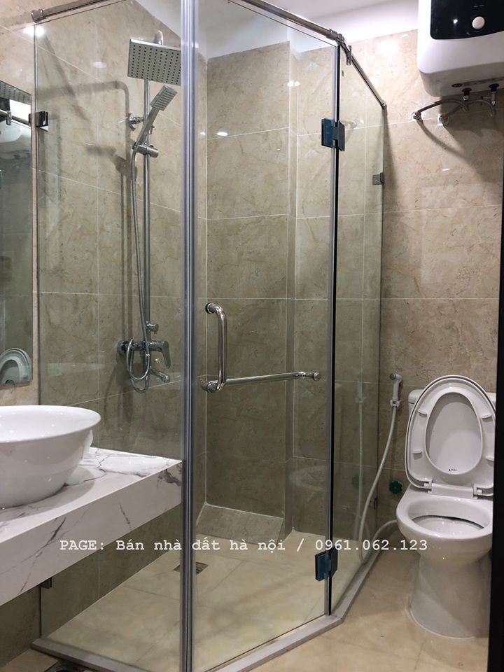 Bán nhà Nguyễn Trãi, Thanh Xuân, diện tích 35m2, xây mới 5 tầng. Full nội thất gồm giường, tủ,kệ TV