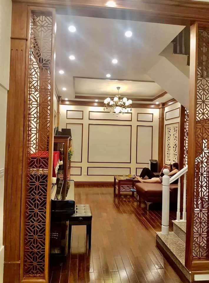 Bán nhà phố Lạc Long Quân quận Tây Hồ, khu vực vip an sỉnh đỉnh cao, nhà nằm trong ngõ rộng
