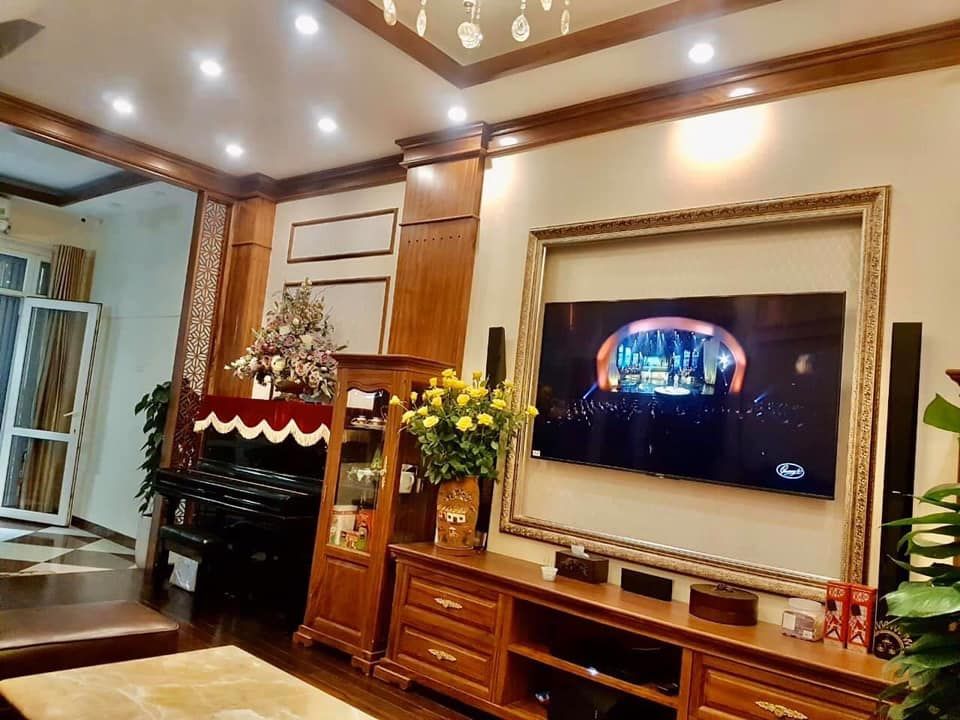 Bán nhà phố Lạc Long Quân quận Tây Hồ, khu vực vip an sỉnh đỉnh cao, nhà nằm trong ngõ rộng