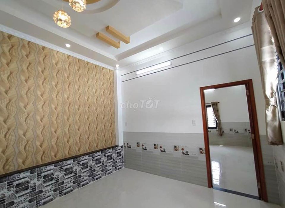 Nhà tôi đi định cư nên cần bán gấp lại căn nhà như hình ở gần Chợ Bình Chánh