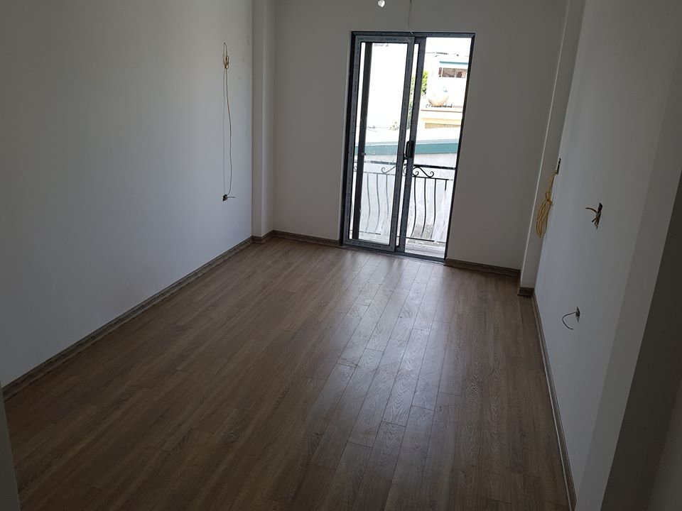 Bán 01 căn nhà duy nhất tại P Phúc Đồng, Q Long Biên giá chỉ 2.3 tỷ Cách đường ô tô chỉ 5 m.
