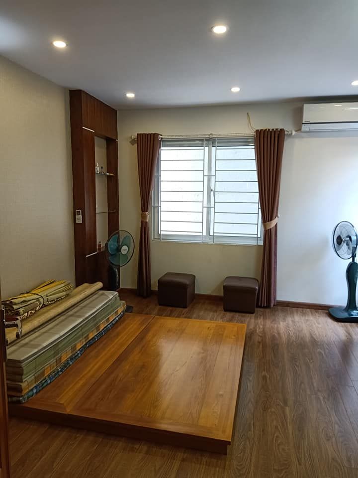 NHÀ ĐỘI CẤN BA ĐÌNH| CÒN MỚI GIÁ RẺ Ở NGAY| Ô TÔ ĐỖ 100TR/M2| LH:0912288365.