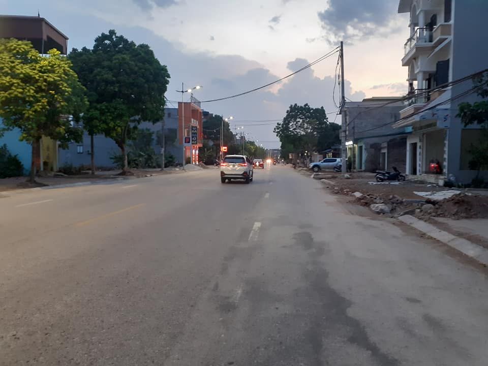 Chính chủ cấn bán nhanh 2 lô đất 1 lô tại mặt đường 21b gần cây xăng phù vân phủ lý