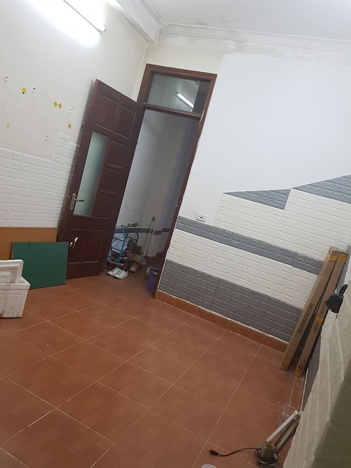 Chú mình có phòng như hình cần cho thuê giá rẻ tại ngõ 36 Thịnh Quang (gần Thái Thịnh) giá thuê 2tr