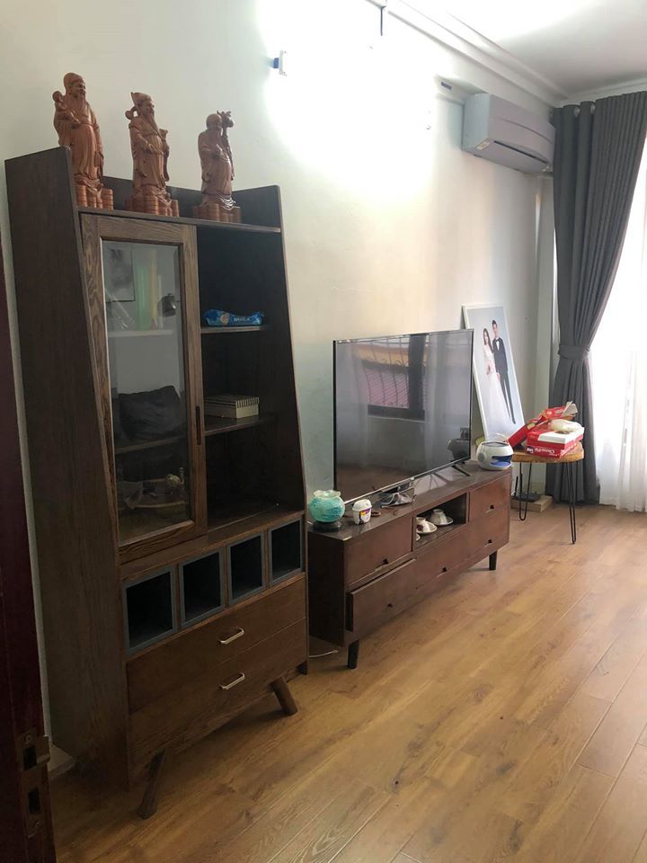 Tôi cần bán nhà Long Biên chính chủ 4 tầng, xây mới tháng 12/2019 , 1 phòng khách rộng, 2 Phòng ngủ
