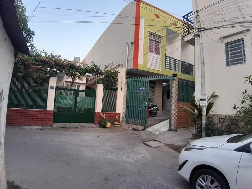 Còn trống 2 phòng nhà trọ 1 trệt 1 lầu mới xây rộng rãi thoáng mát nằm ở hẻm 18 XVNT NKCT