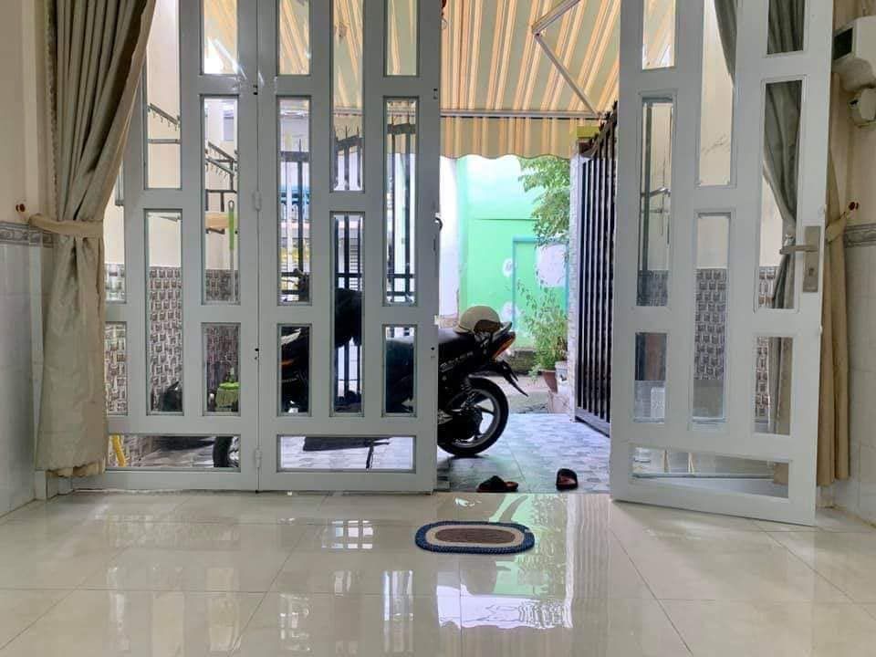 Cho thuê nhà trệt hẻm 118-120 đường Trần Phú. Nhà cách Trần Phú 80m, nhà còn mới và có nội thất