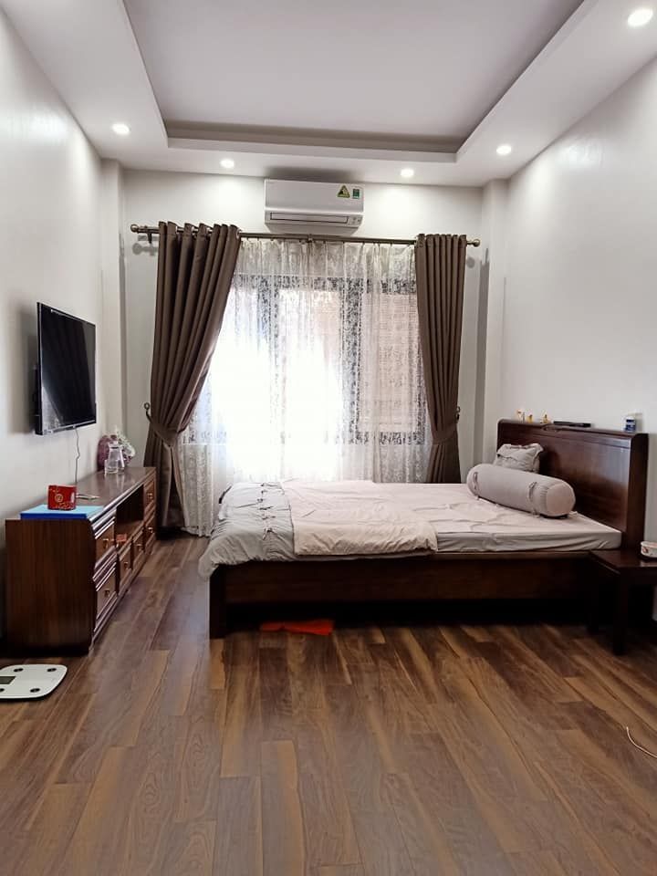 NGÃ 6 Ô CHỢ DỪA - ĐỐNG ĐA. NHÀ SIÊU ĐẸP, CÁCH MP 20M. DT 45mx4 tầng, mt 4m. Giá chỉ hơn 3 tỷ.