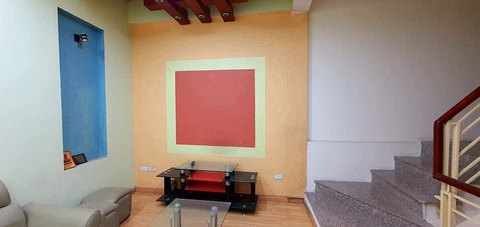 Chủ cần bán gấp.Nhà lệch tầng. 36m2. 4 ngủ.Để lại nội thất.