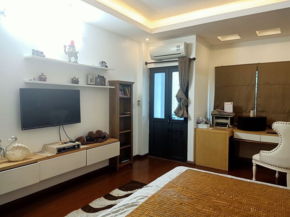 NGÃ 6 Ô CHỢ DỪA - ĐỐNG ĐA. NHÀ SIÊU ĐẸP, CÁCH MP 20M. DT 45mx4 tầng, mt 4m. Giá chỉ hơn 3 tỷ.