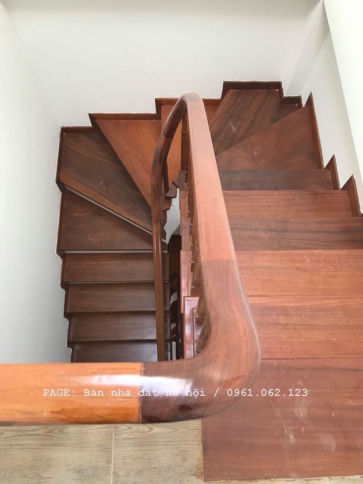 Bán nhà Nguyễn Trãi, Thanh Xuân, diện tích 35m2, xây mới 5 tầng. Full nội thất gồm giường, tủ,kệ TV