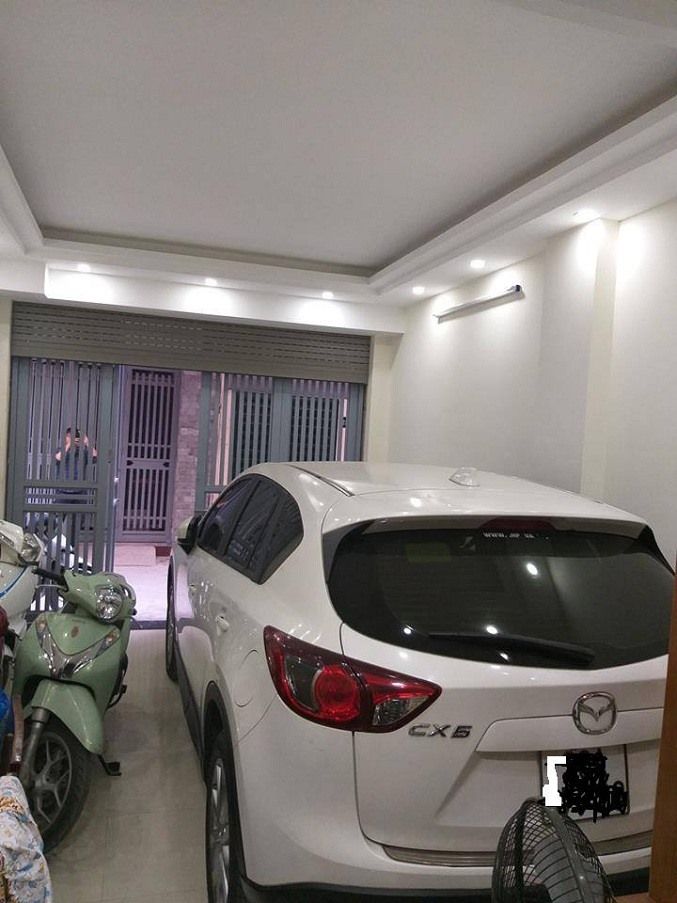 Bán nhà Ngã Tư Sở - gần Royal City, 6 Tầng GARA ô tô 7 chỗ vào nhà, Nhỉnh 5 tỷ.