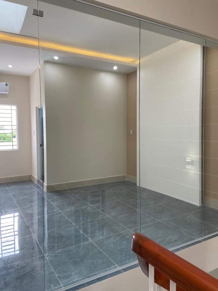 Bán nhà đẹp, mới 100%, nội thất sang trọng. đường 11 Tây Đại Học, Long Xuyên