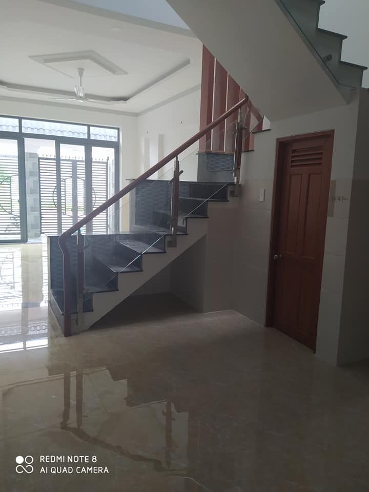 Nhà 1 trệt 1lầu , đúc 2 tấm Vị trí cách ngã tư Miếu Ông Cù 3p đi xe