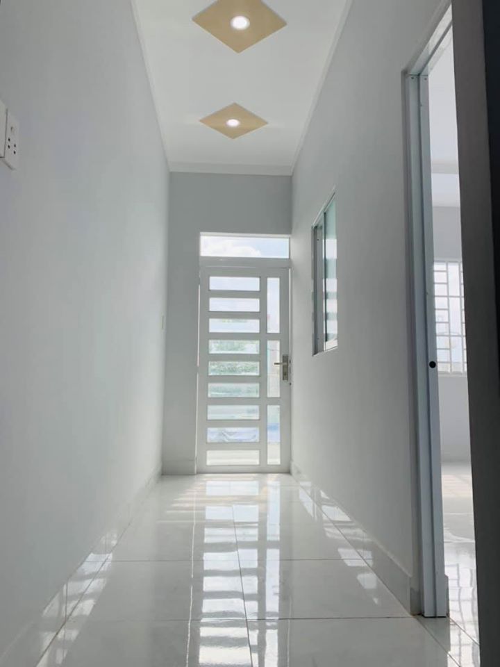 BÁN NHÀ TRẢNG DÀI Đường trước nhà bê tông rộng 6m, thông ra chợ Thanh Hoá, thông ra trục 768
