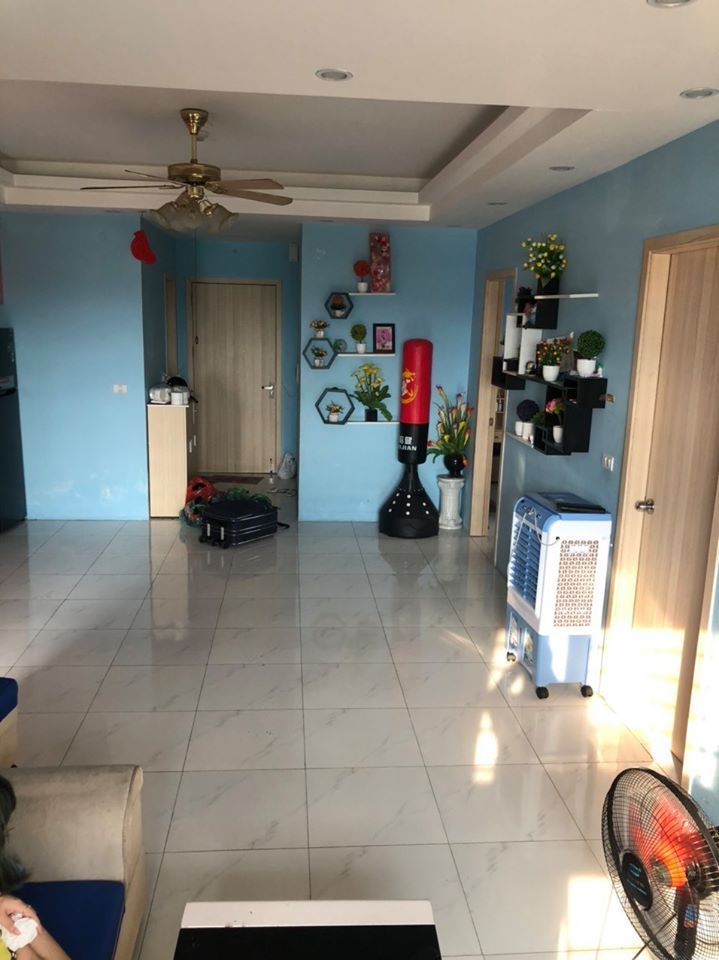 Căn tầng 4 - HH02- Khu 5 toà mới mặt đường. Diện tích 75 m2- là căn góc 2 mặt thoáng