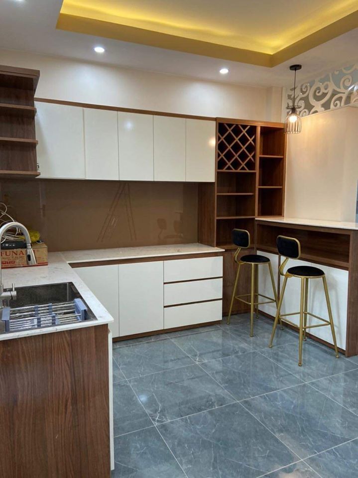 Bán nhà đẹp, mới 100%, nội thất sang trọng. đường 11 Tây Đại Học, Long Xuyên