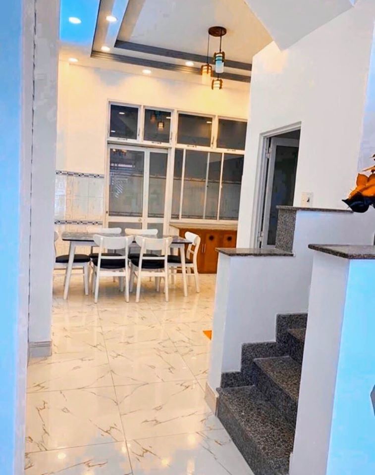 nhà chợ bình chánh QL1A 1tr1lau 2 phòng ngủ 2wc mặt tiền 5m