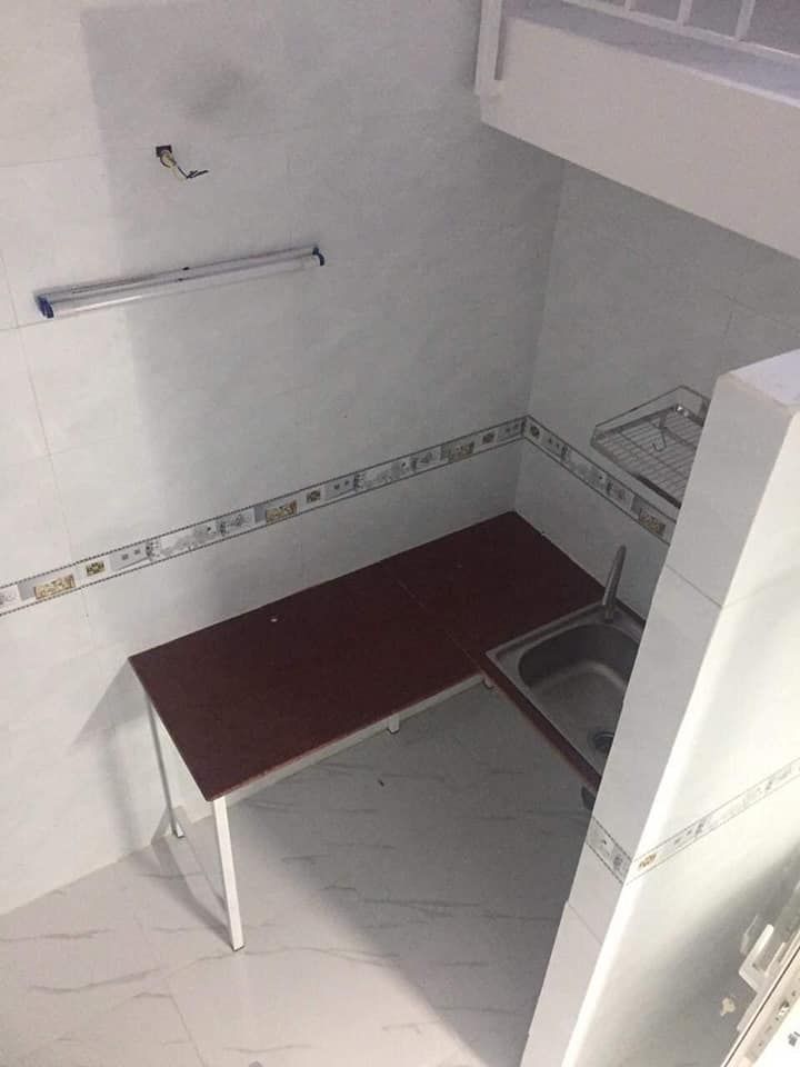 Nhà trọ mới làm cho khách thuê.Diện tích 20m2 gác bê tông 16m2.