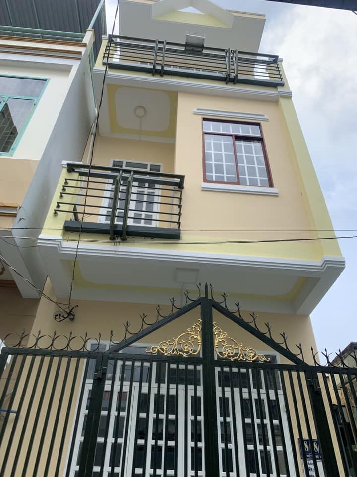 Bán nhà ở cao cấp 1 trệt 2 lầu 1 sân thượng 1 sảnh, 18/38/5 đường XVNT NKCT