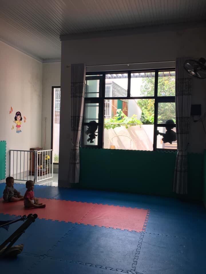 Bán nhà Phường Tân Hoà . 7,5 x 19,5m 1 tỷ 3 đường bê tông 2 ô tô . Cách mặt tiền Phạm Văn Đồng 100