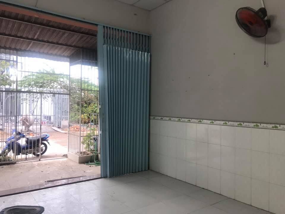 Bán nhà đường số 1 Lê Hoàn Diện tích: 77,7m2
