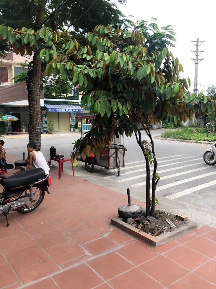 Cho thuê cửa hàng kinh doanh mặt tiền 6x20 nhà vừa xây ngay đường 36 cạnh ủy ban phường Đồng văn