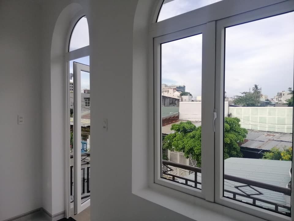 NHÀ LẦU 2 MẶT TIỀN - HẺM OTO QUAY ĐẦU - P. PHÚ TRINH - TP PHAN THIẾT