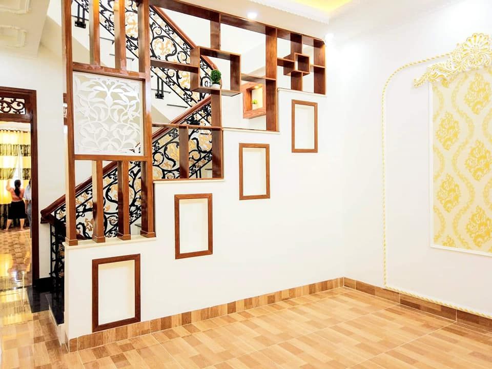 BÁN NHÀ XÂY MỚI 100% TRỆT 2 LẦU TUYỆT ĐẸP TẠI KDC HỒNG PHÁT. SỬ DỤNG NỘI THẤT CAO CẤP