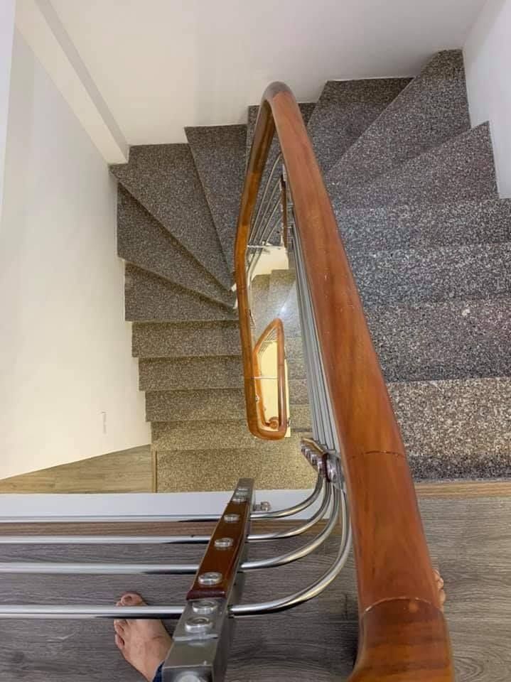 SIÊU RẺ !! Nhà Ngã Tư Sở 40m2*4 tầng nhà mới đẹp về ở ngay giá chào chỉ 3.2 tỷ.