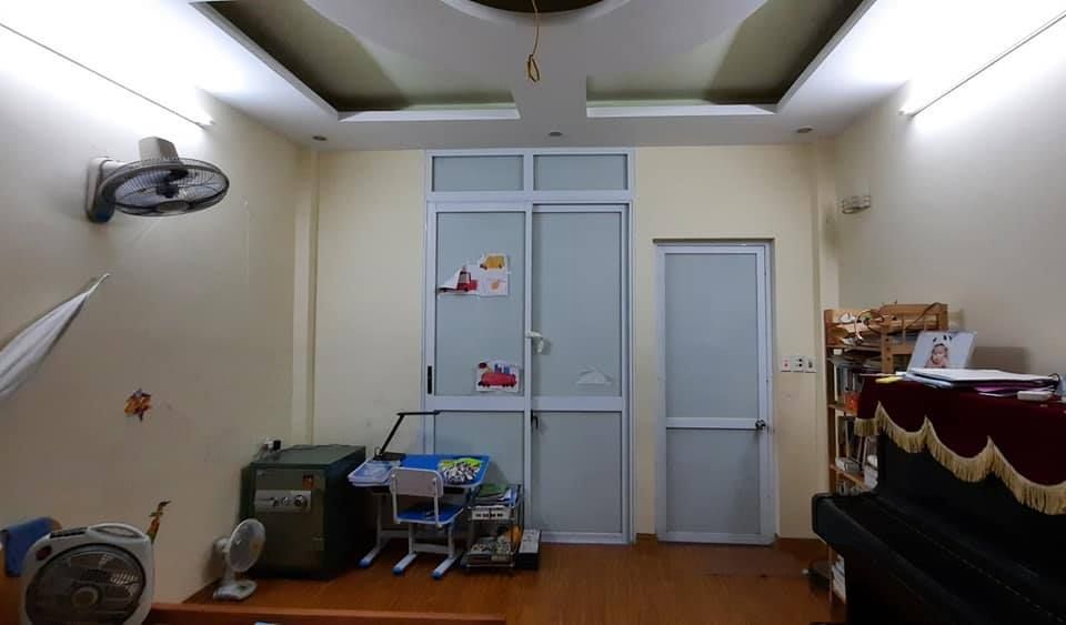 BÁN GẤP NHÀ KHƯƠNG TRUNG, OTO 3 BƯỚC, KHOẢNG SÂN ĐỂ 6 SH.