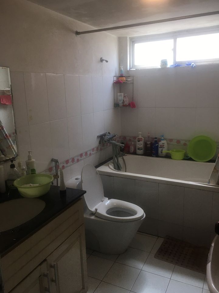 BÁN NHÀ MẶT PHỐ TỨ LIÊN Diện tích: 68.9m2, mặt tiền 4,26m