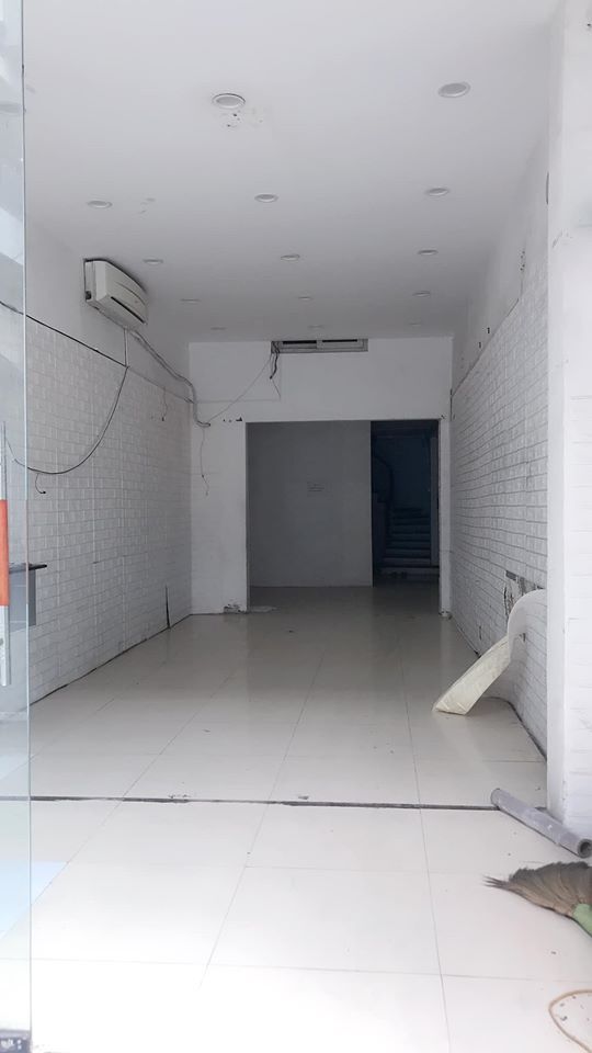 Cho thuê cửa hàng diện tích tầng 1 58m2 để thông sàn.Tầng trên bếp + 1 phòng & s