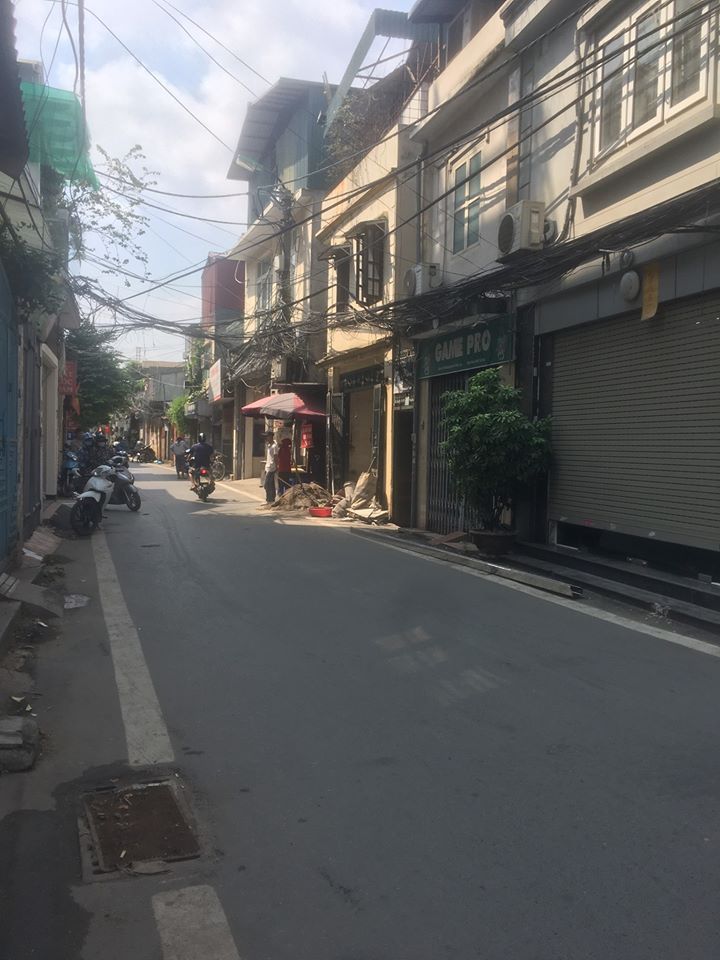 BÁN NHÀ MẶT PHỐ TỨ LIÊN Diện tích: 68.9m2, mặt tiền 4,26m
