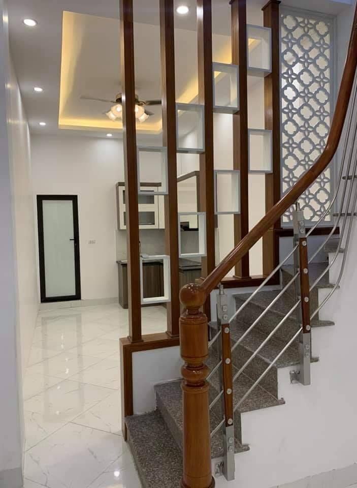 SIÊU RẺ !! Nhà Ngã Tư Sở 40m2*4 tầng nhà mới đẹp về ở ngay giá chào chỉ 3.2 tỷ.
