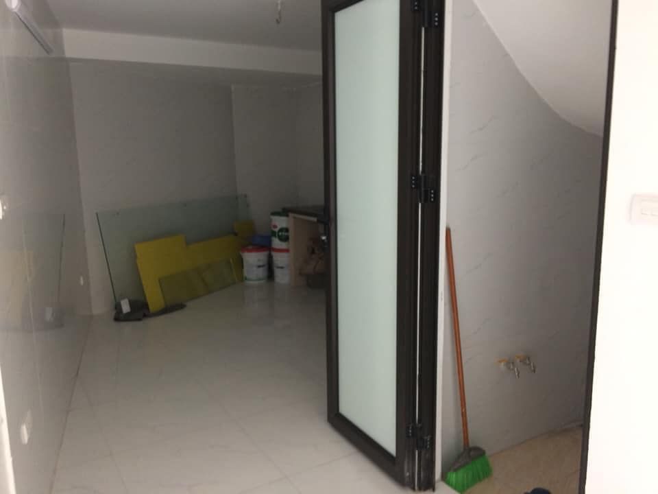 Cho thuê nhà riêng mới xây 4 tầng ngõ phố Hoàng Ngân-Cầu Giấy.