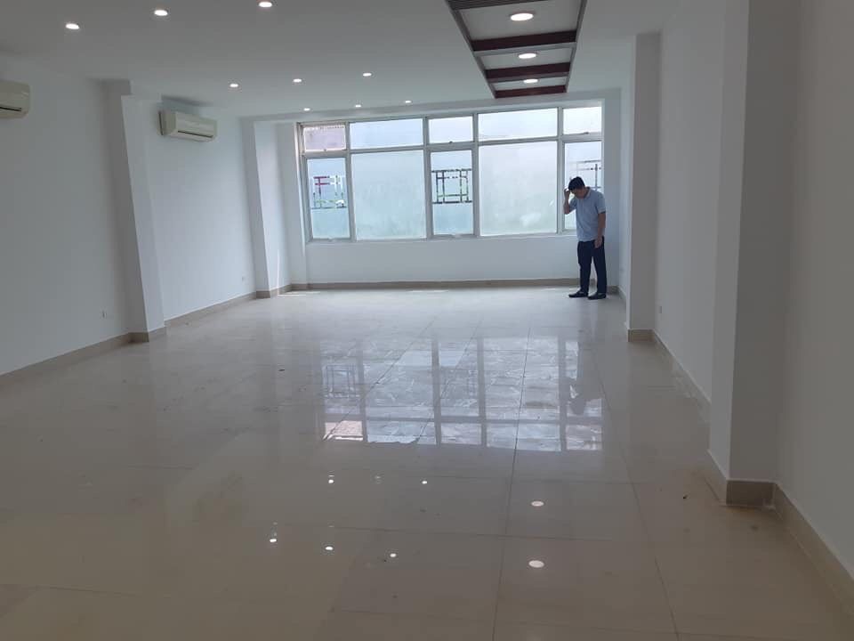 Cho thuê mặt bằng kinh doanh mặt phố Nguyễn Thị Định (Phía đầu Trần Duy Hưng).
