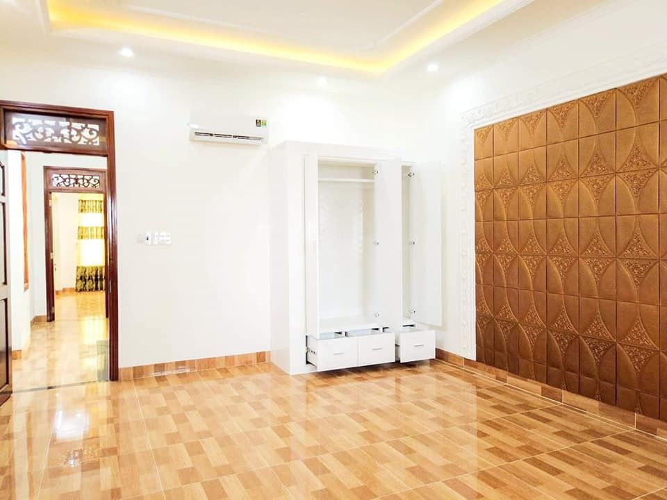 BÁN NHÀ XÂY MỚI 100% TRỆT 2 LẦU TUYỆT ĐẸP TẠI KDC HỒNG PHÁT. SỬ DỤNG NỘI THẤT CAO CẤP