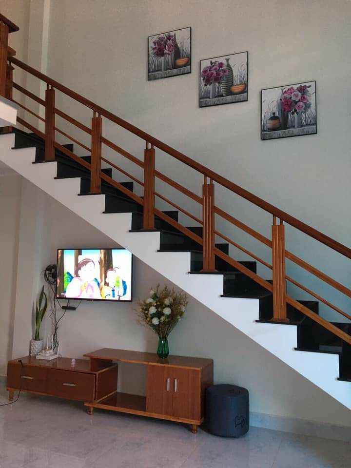 Bán nhà gác lỡ hẻm 03 Nguyễn thiếp giá cực rẻ chỉ 1ty299 thương lượng thêm